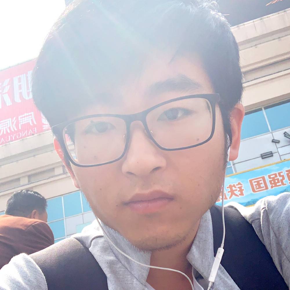 愉快打帽子的照片