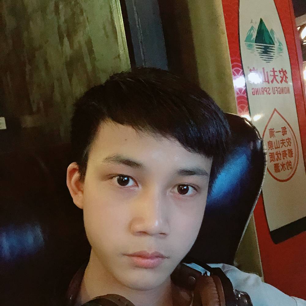 背后相许含羞草的照片