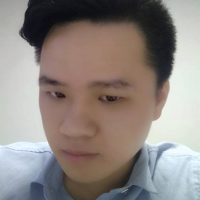 孤傲的小雏鹰的照片