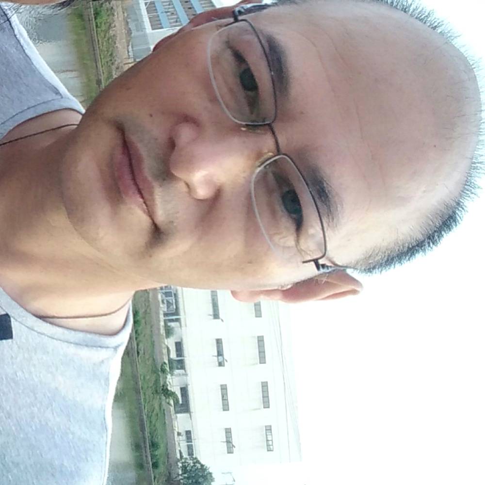 草莓无奈的照片