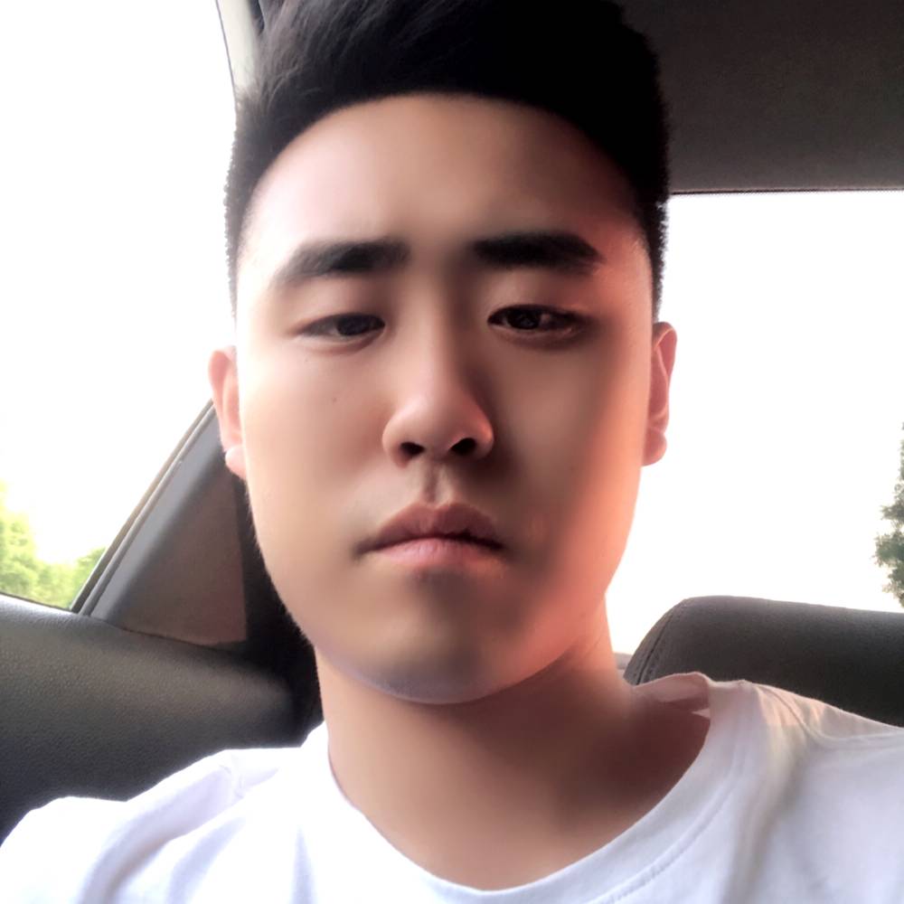 小伙忧郁的照片