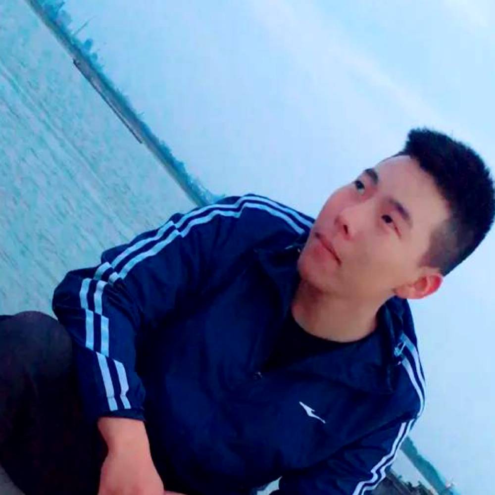 怕孤单迎山岚的照片