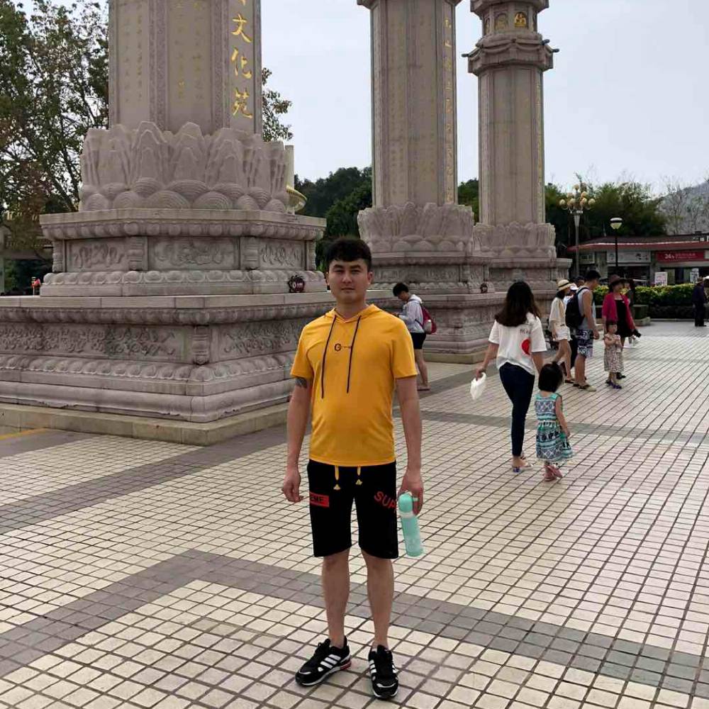 单身踢故事的照片
