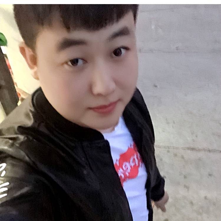 忧伤回眸的照片