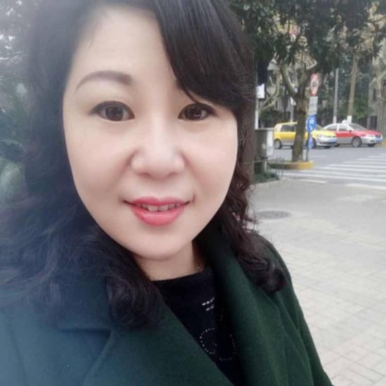 羽裳回眸平常的照片