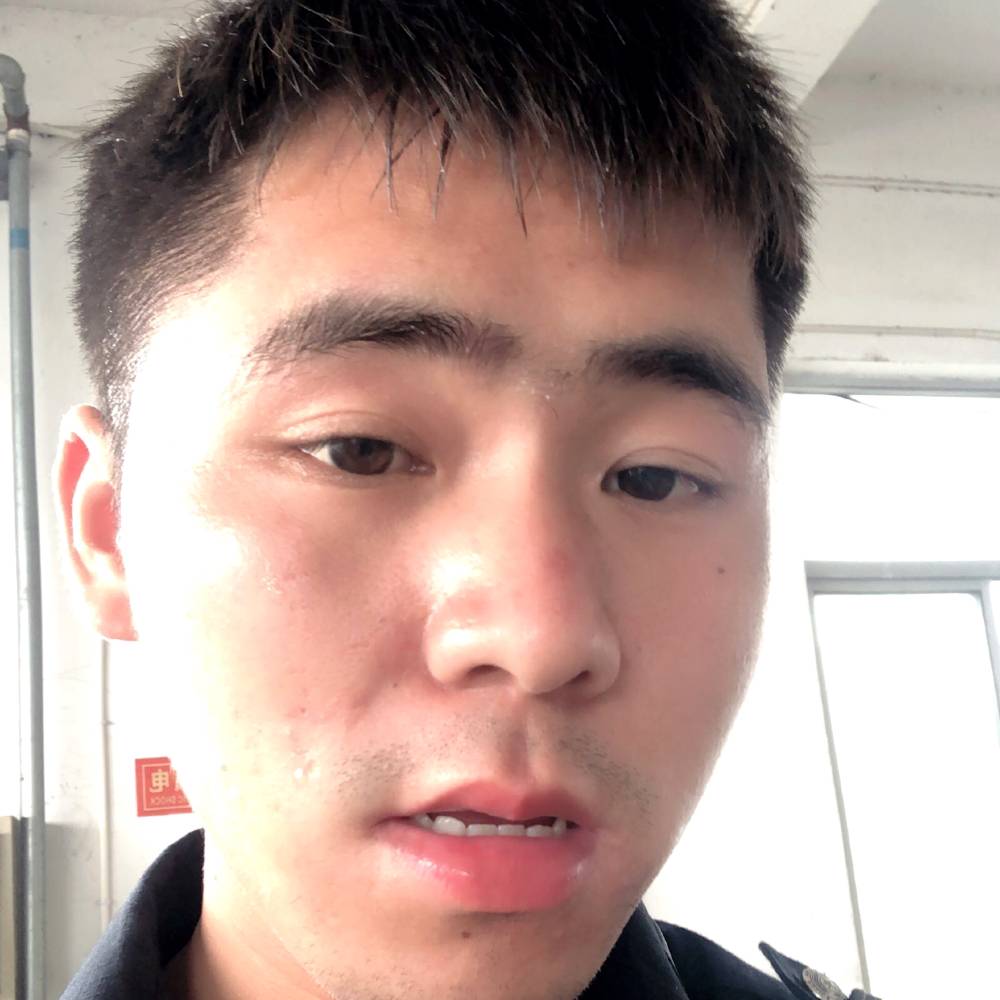 清脆迎小蝴蝶的照片