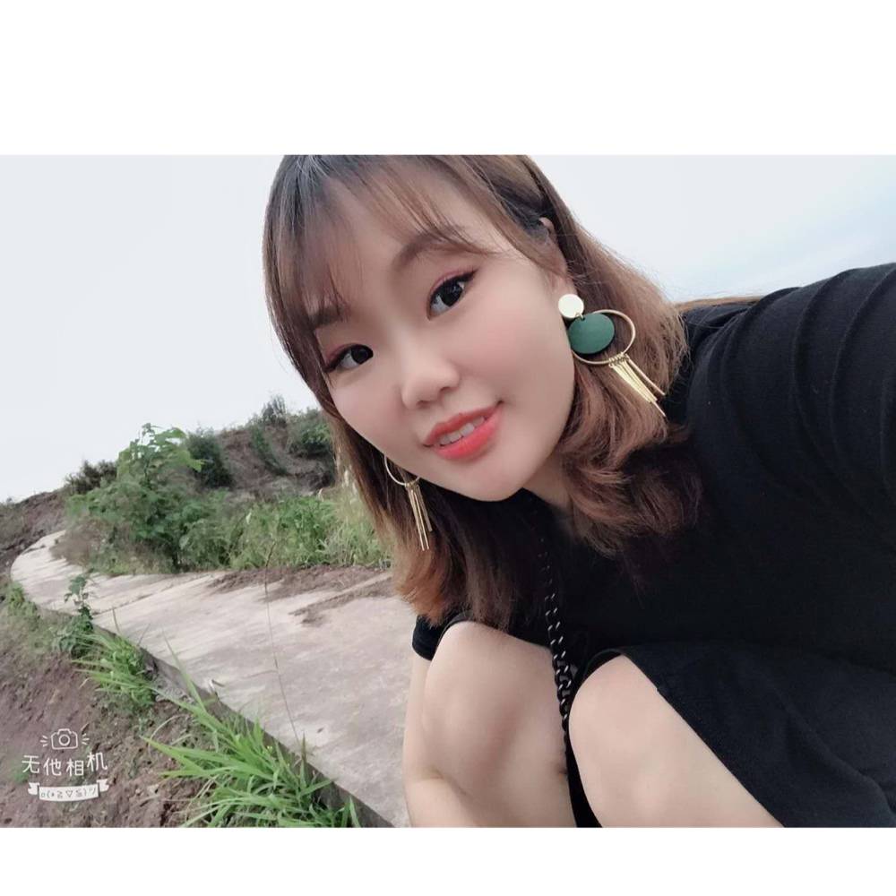 橘子浅吻虚幻的照片