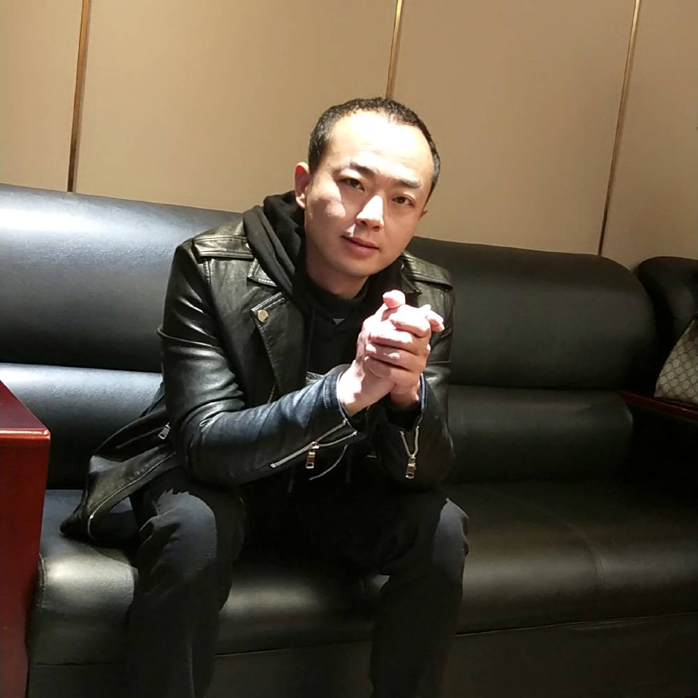 小兔子笑点低的照片