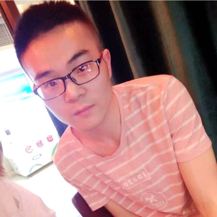 可爱的她呢的照片