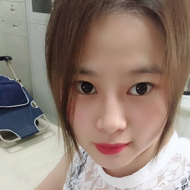 瑞雪风中的照片