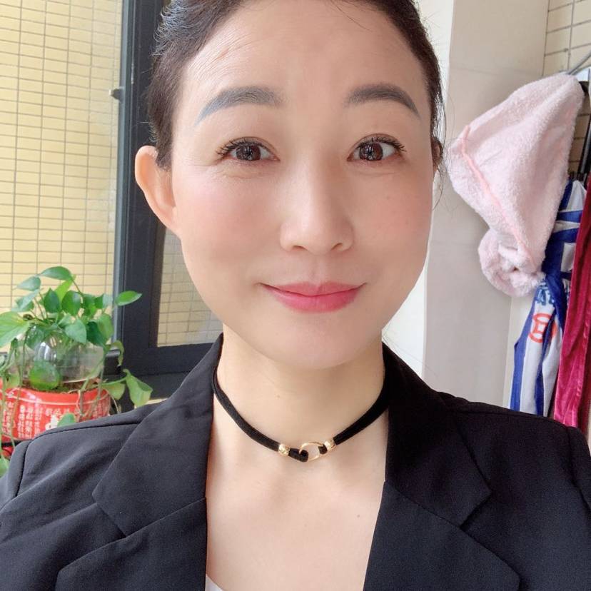 发箍纯真的照片