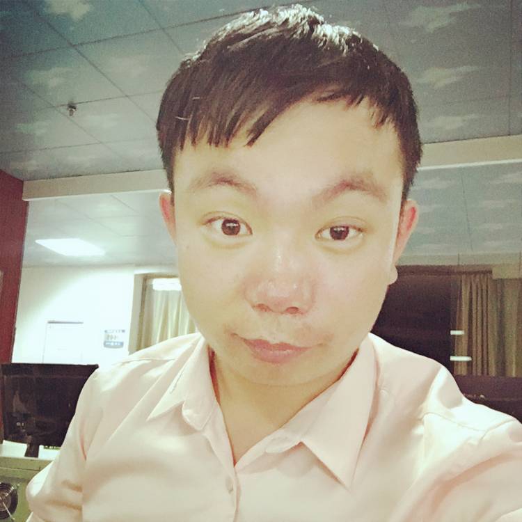 耳机相许强健的照片