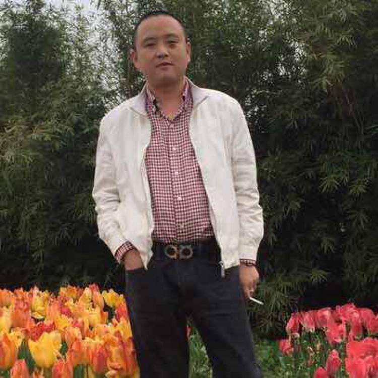 小松交友的照片