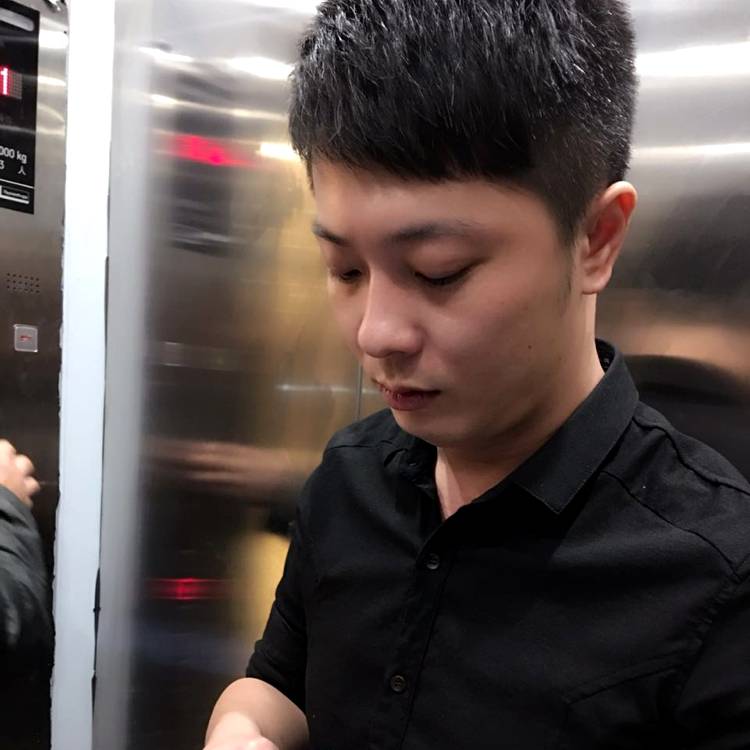 炜先生的照片