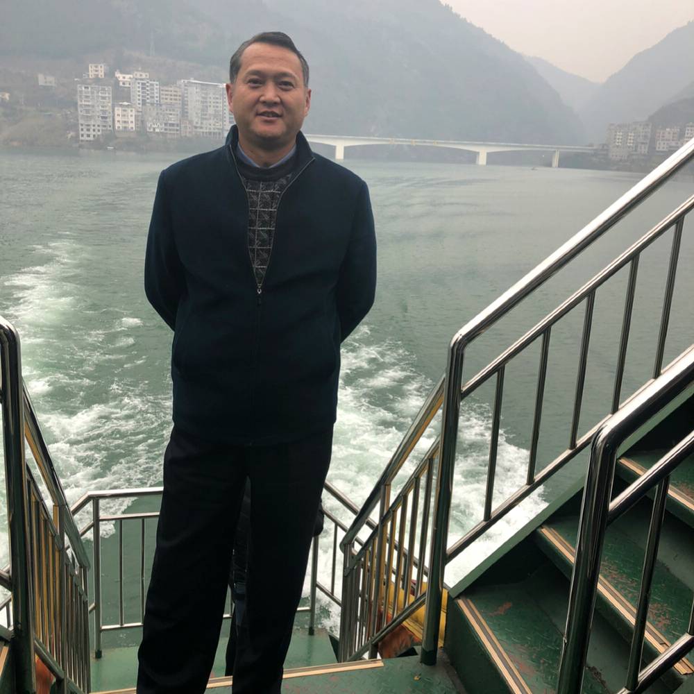 无语吃醋蜗牛的照片