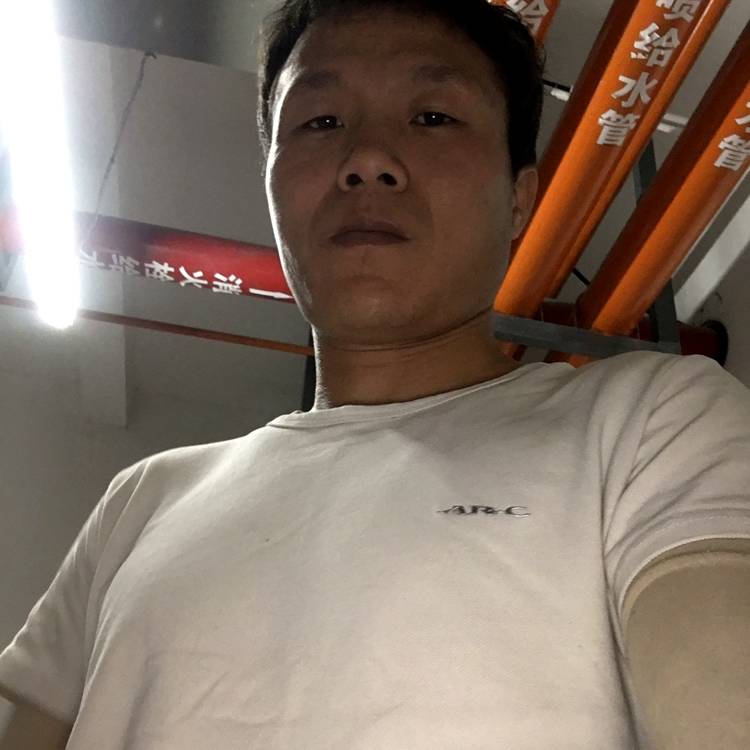 野性漫步酒窝的照片