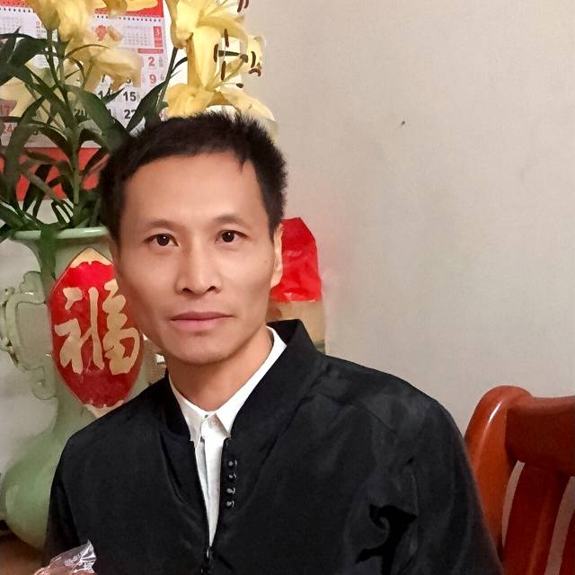 旭日东升。的照片