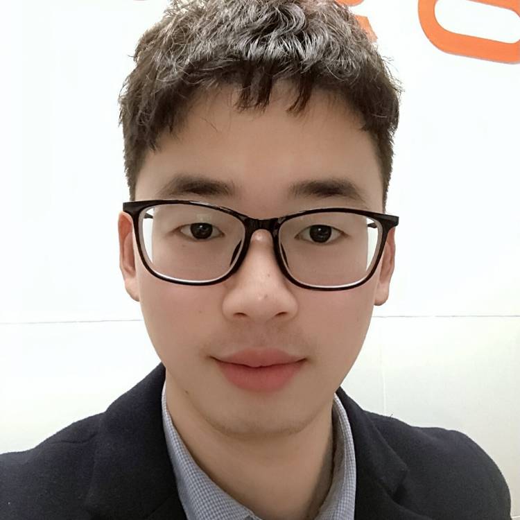 一米八的小哥哥的照片