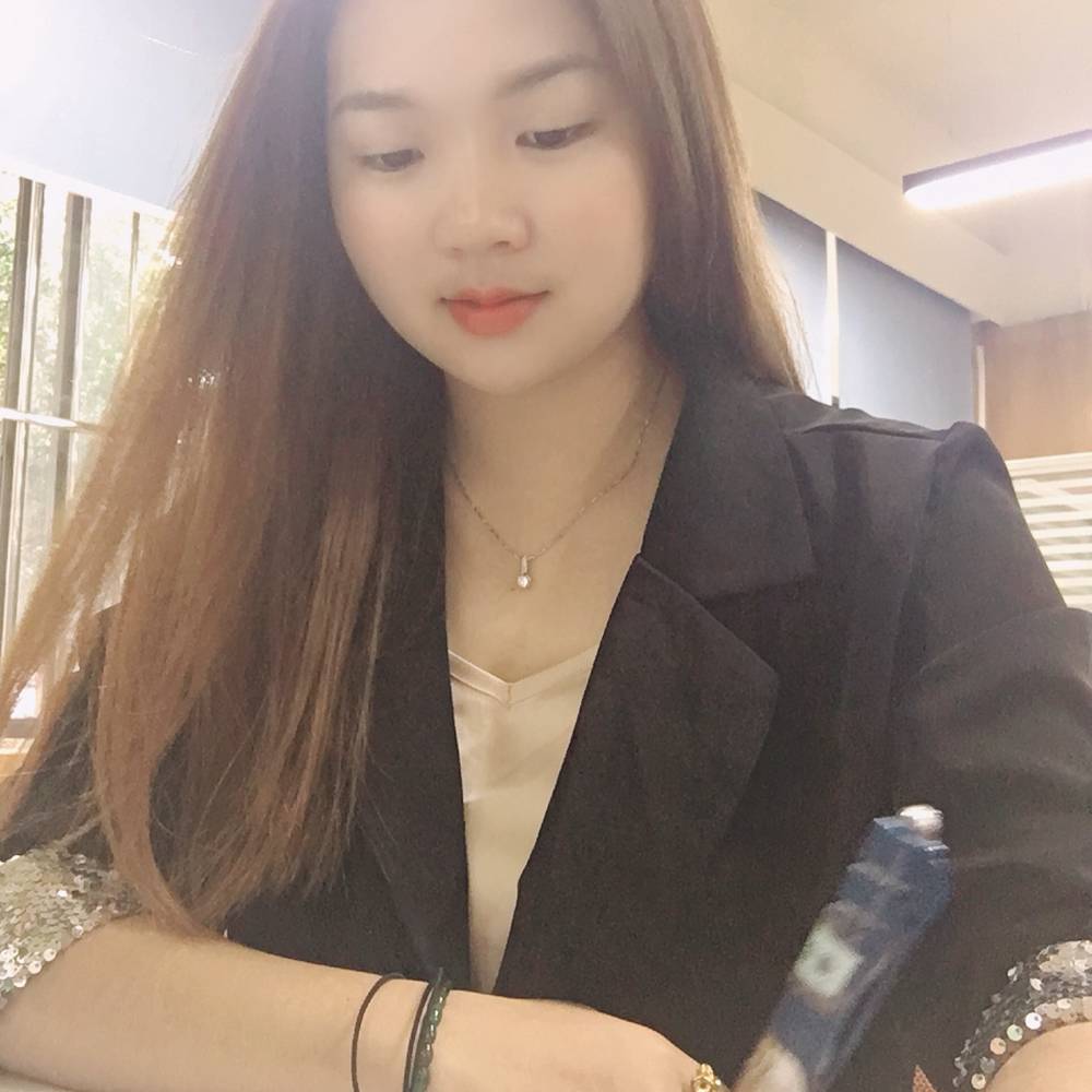 眼神等待幸福的照片