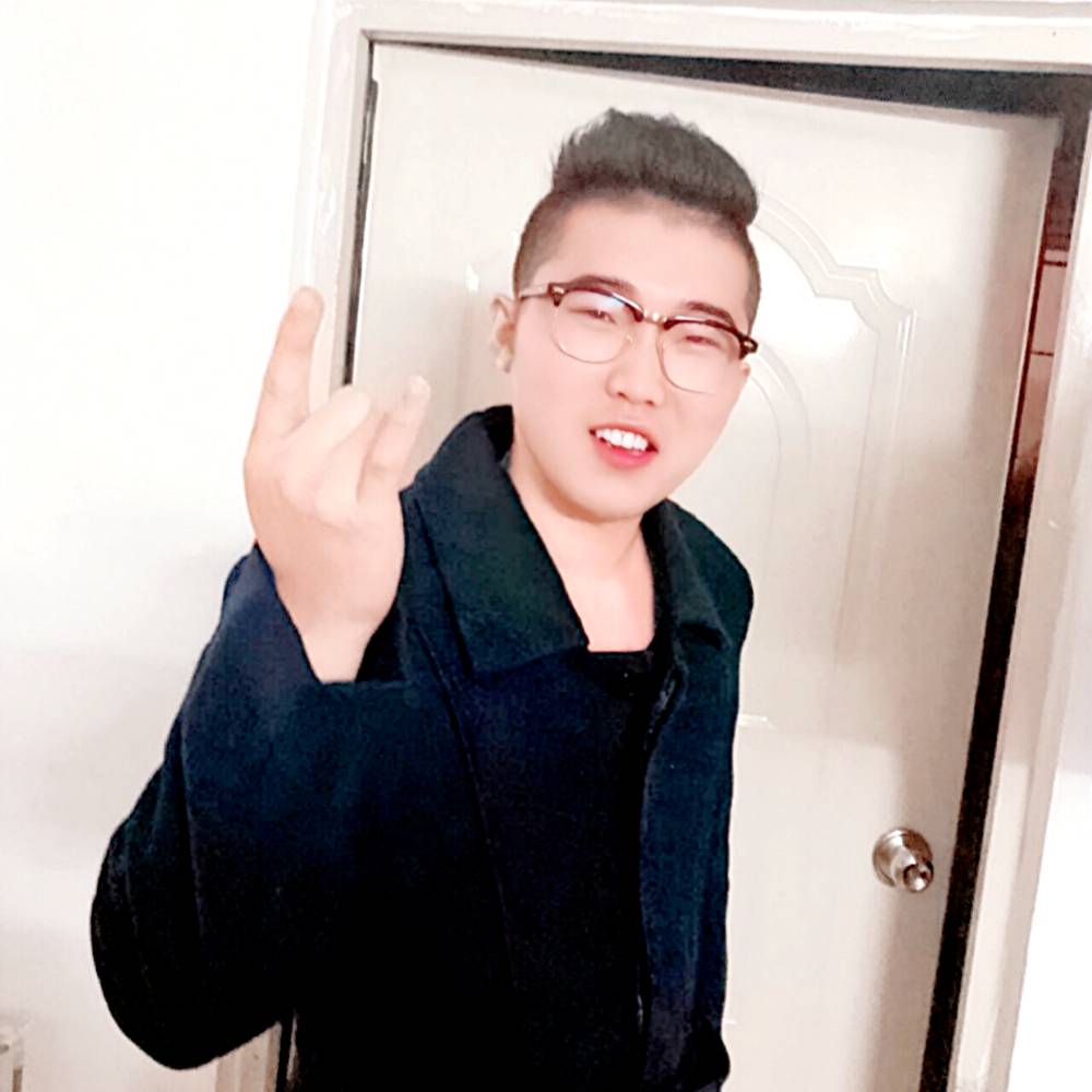 小懒虫和激昂的照片