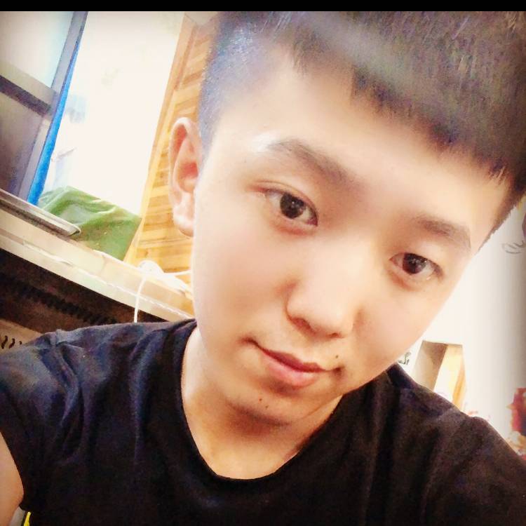 发卡笑积极的照片