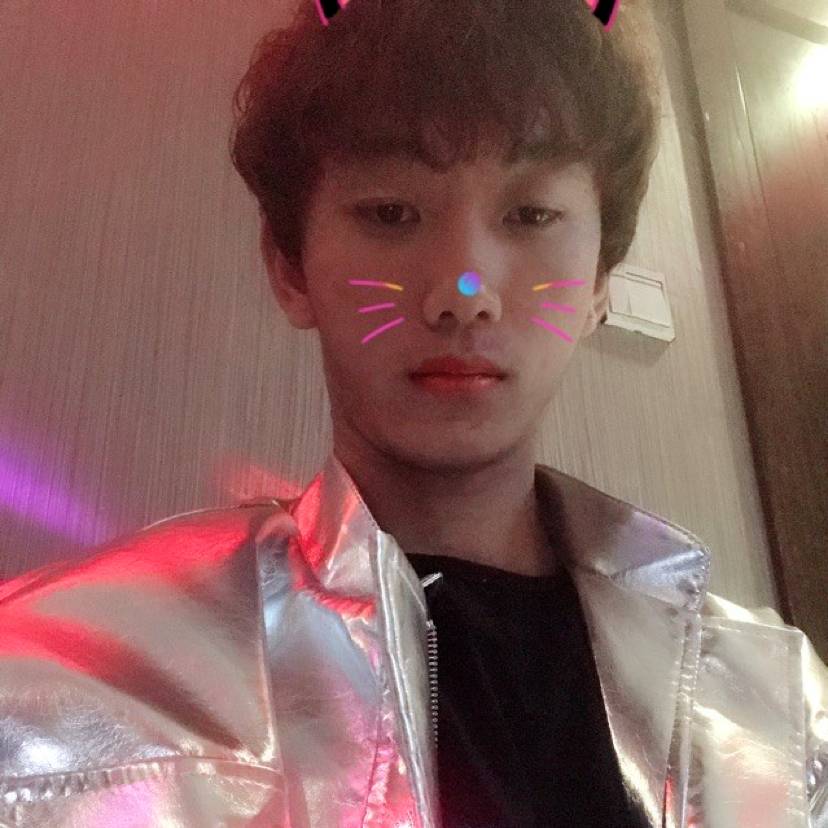 伴久儿的照片
