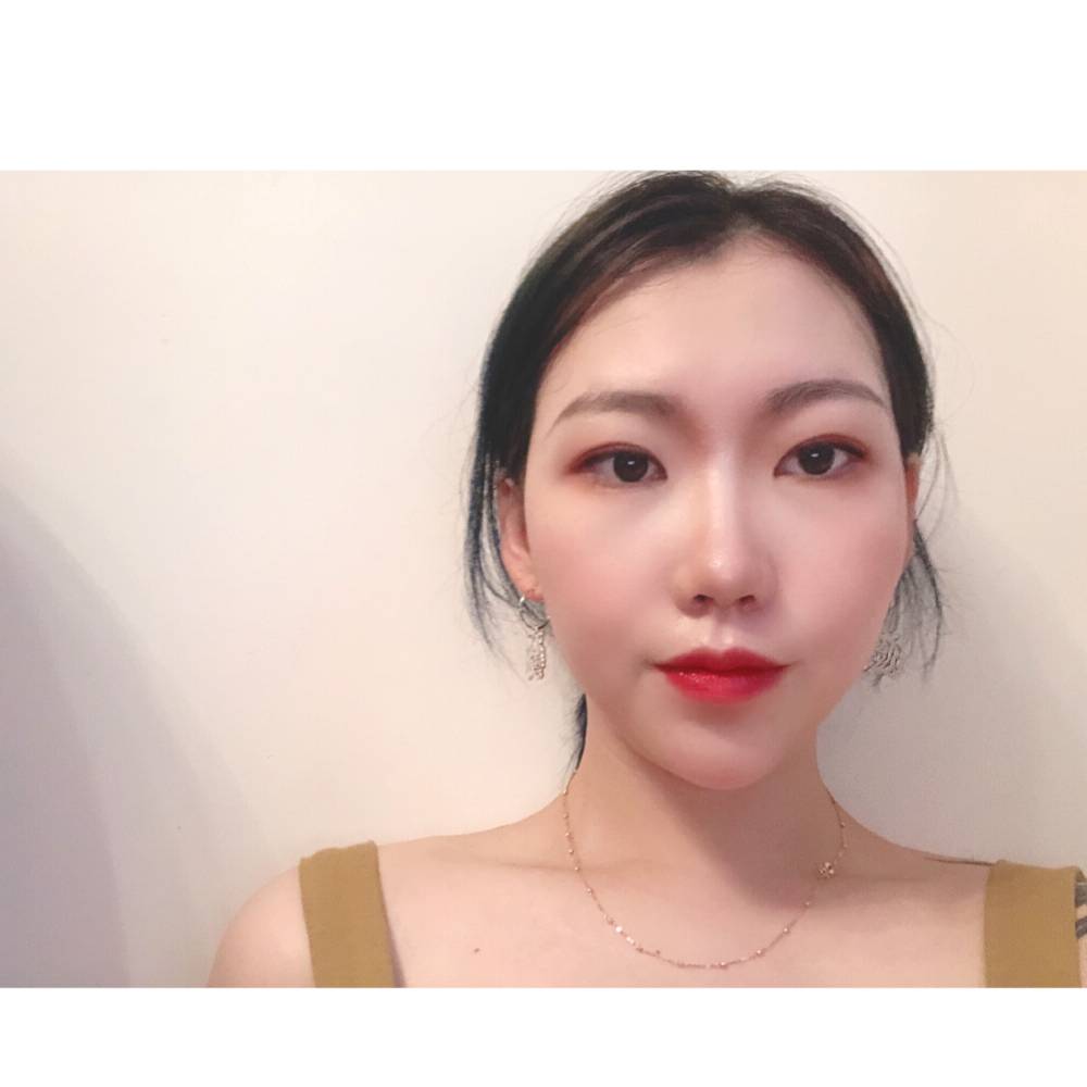 酷酷的女孩的照片