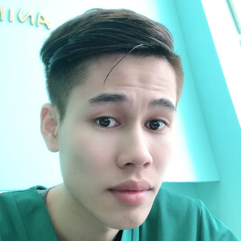 高州周柏豪的照片