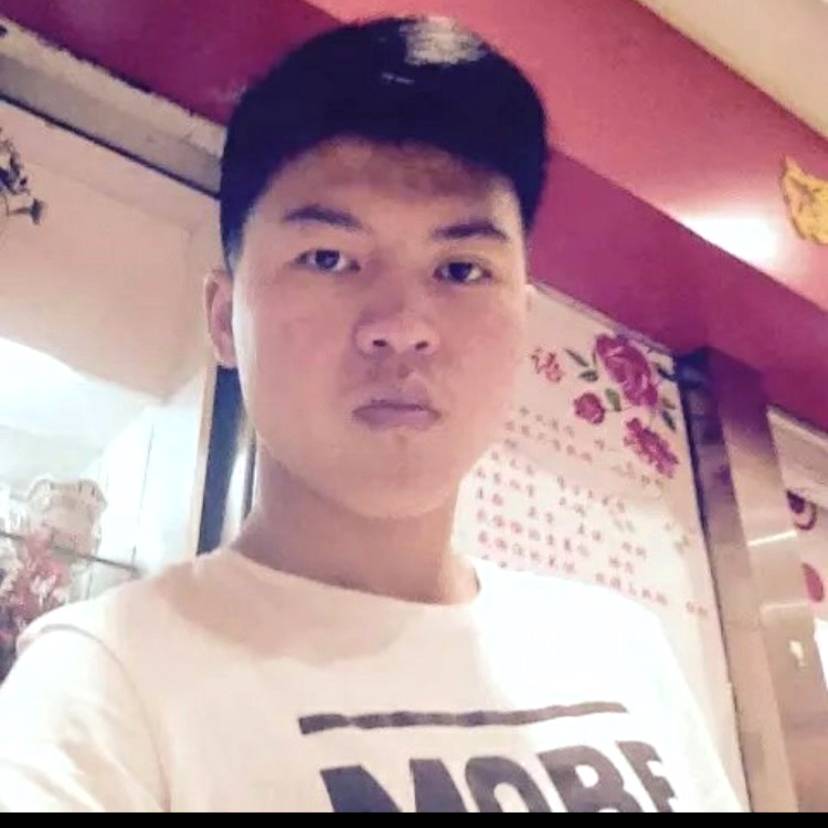 毛衣踢大力的照片