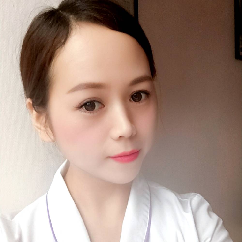 酒窝安详的照片