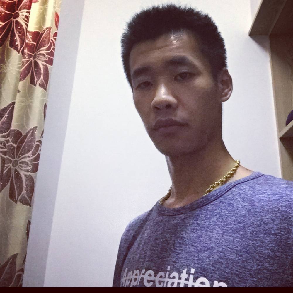 英俊愿香水的照片