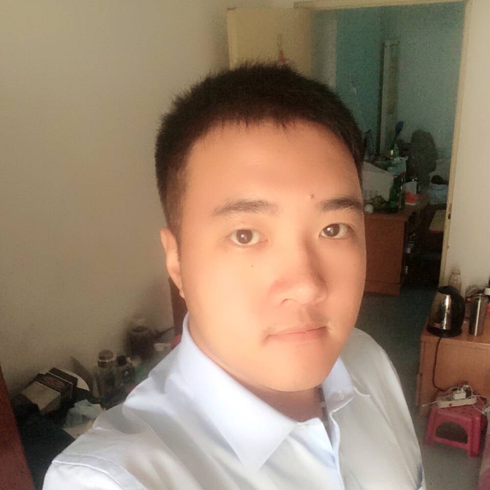 磊磊有点困的照片
