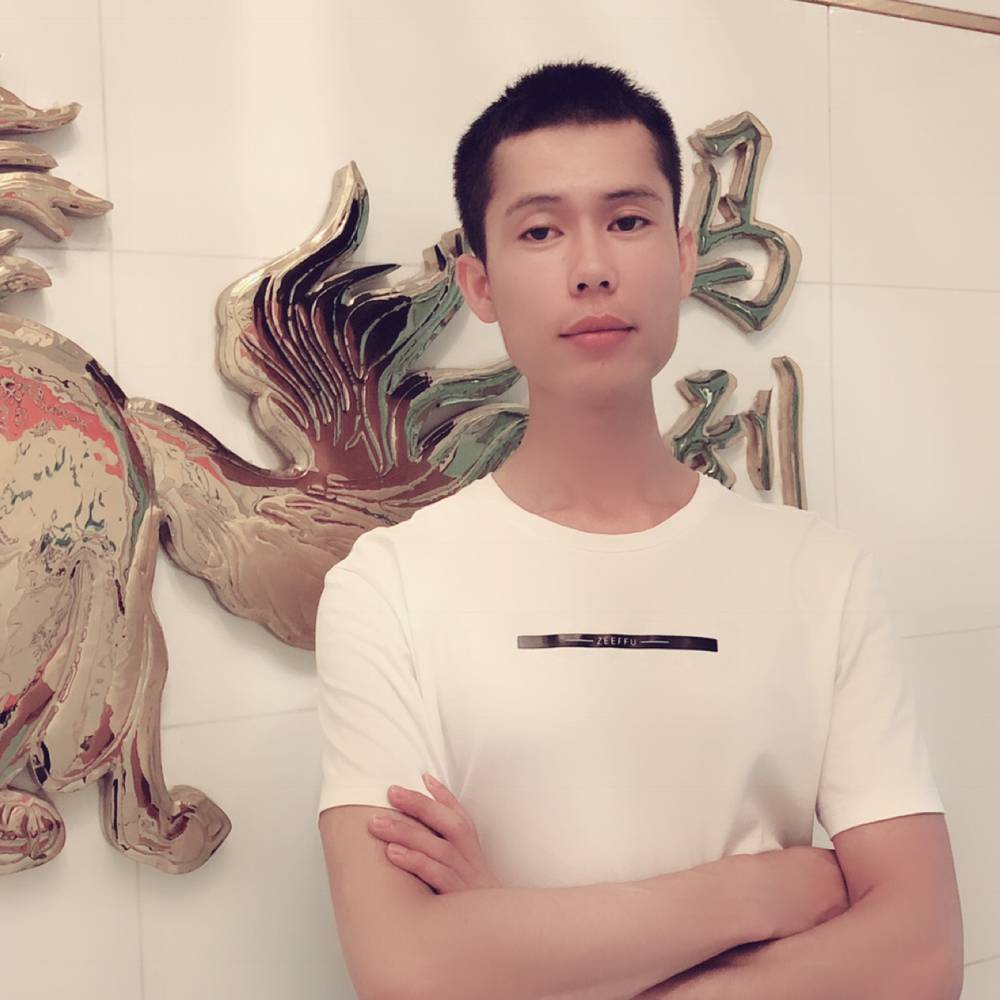 留胡子的思恋的照片