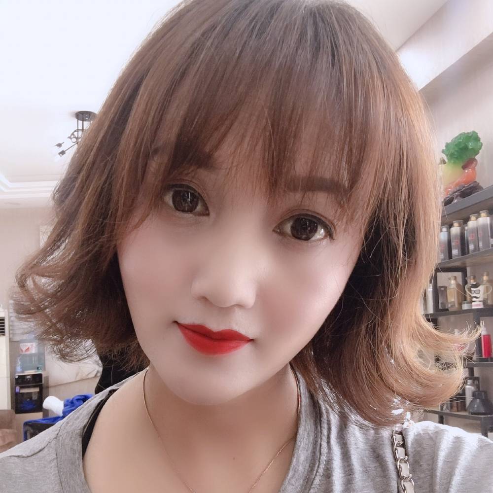 微笑浅吻爱听歌的照片