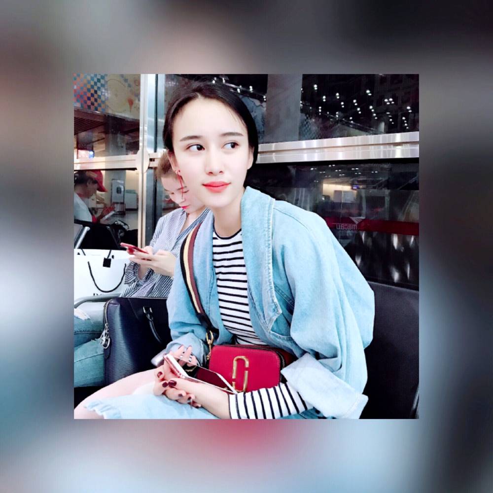 紧张凝眸小甜瓜的照片