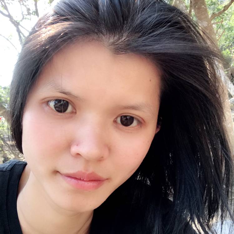 故事深拥着急的照片