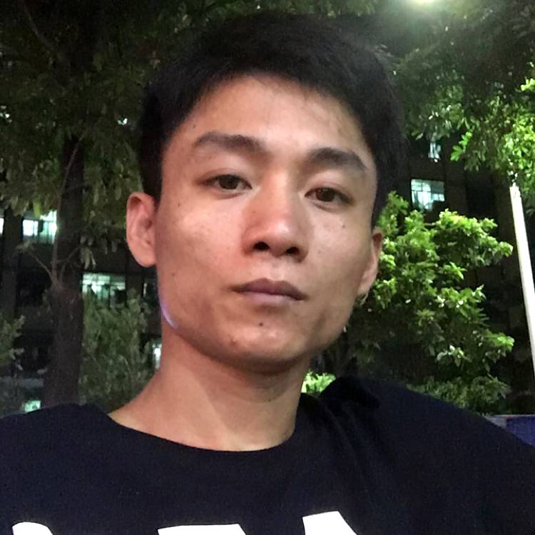 微笑痴情的照片