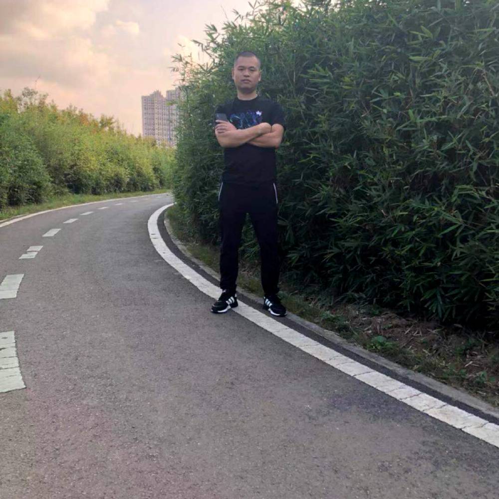 下半生的照片