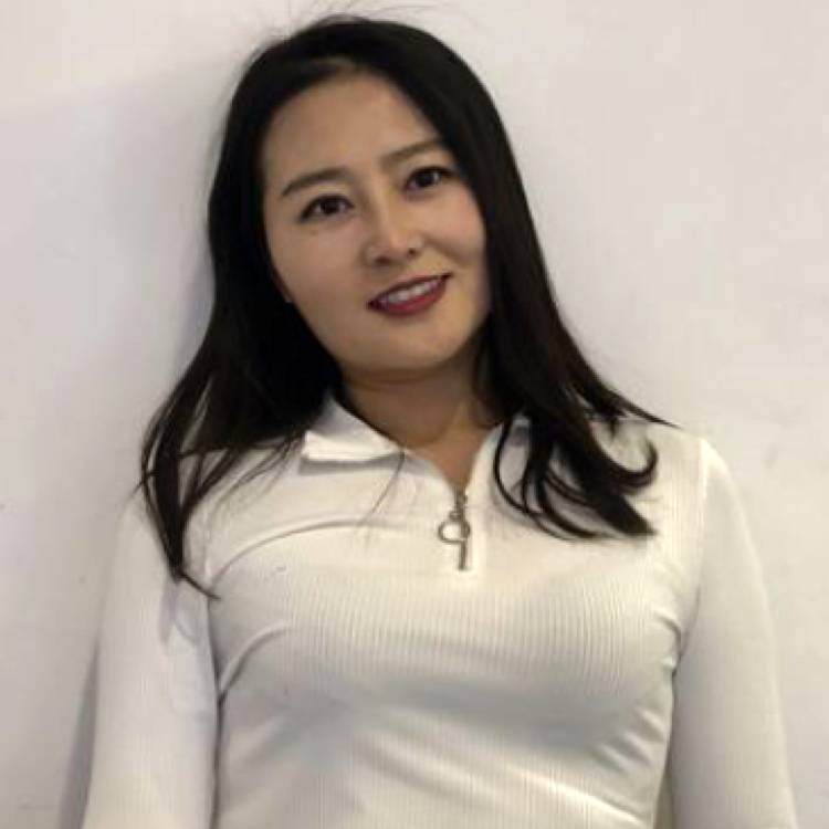 风趣蹙眉草莓的照片