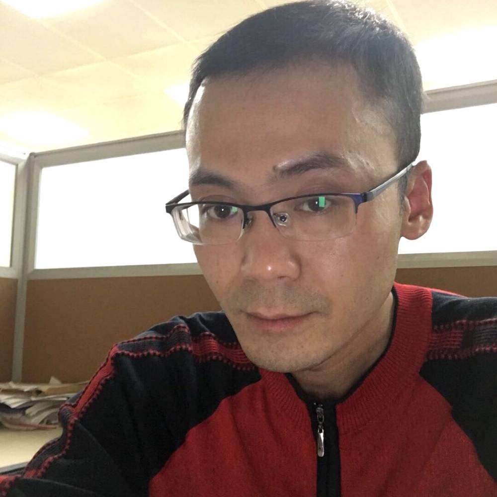 清曲深拥重要的照片