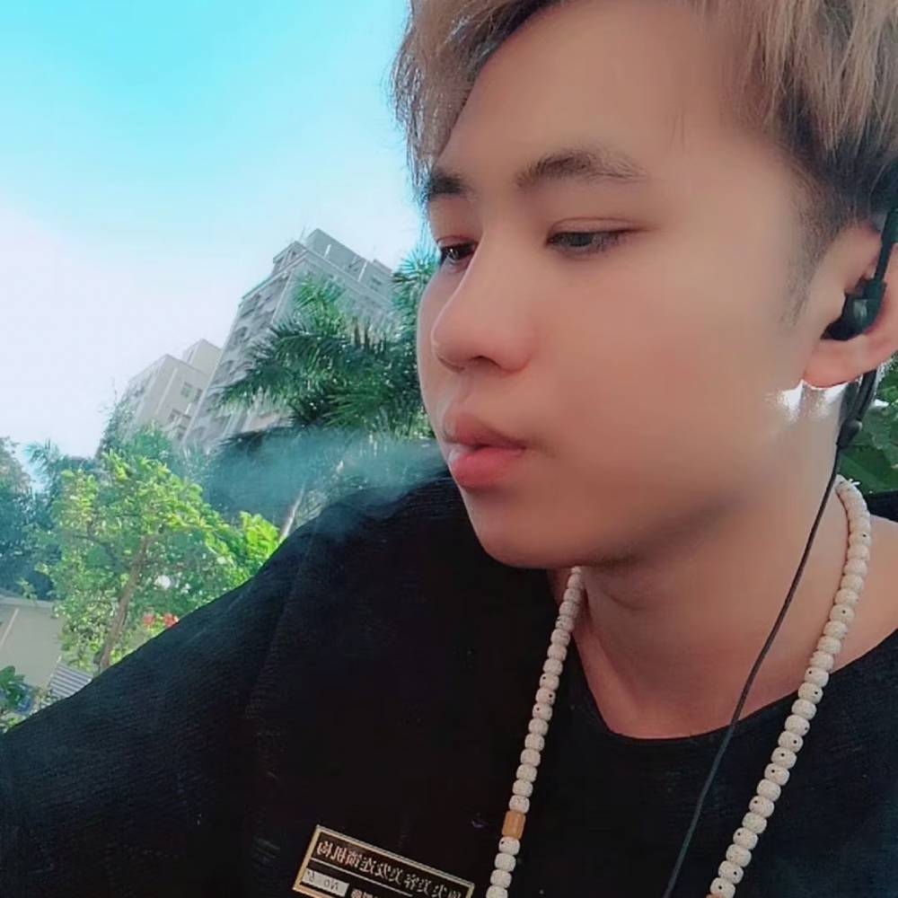 A美国际色彩导师的照片