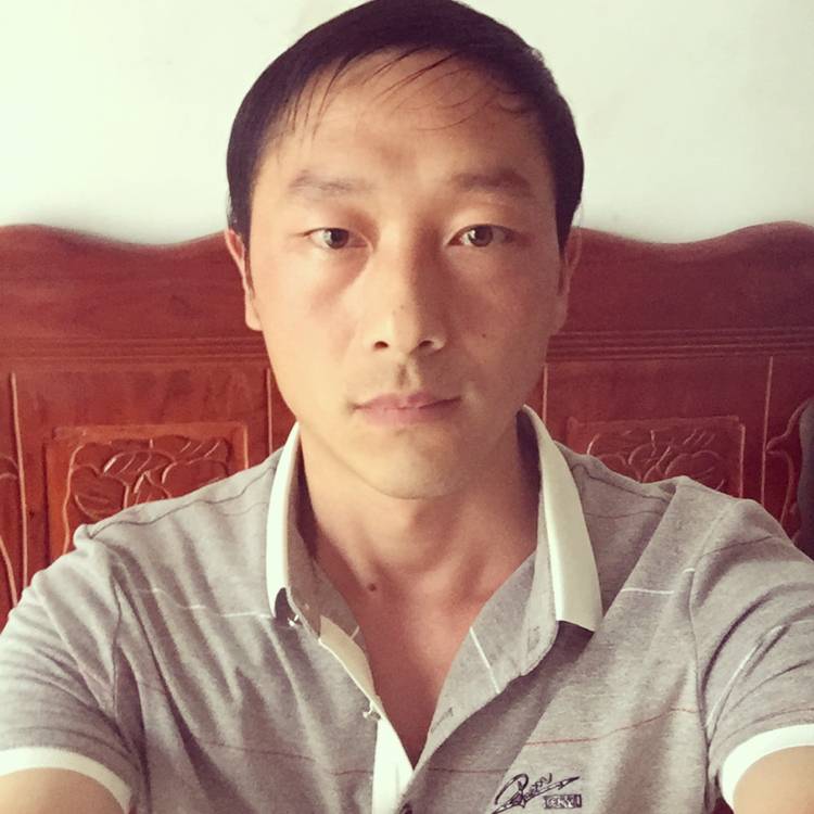 一轮明月光的照片