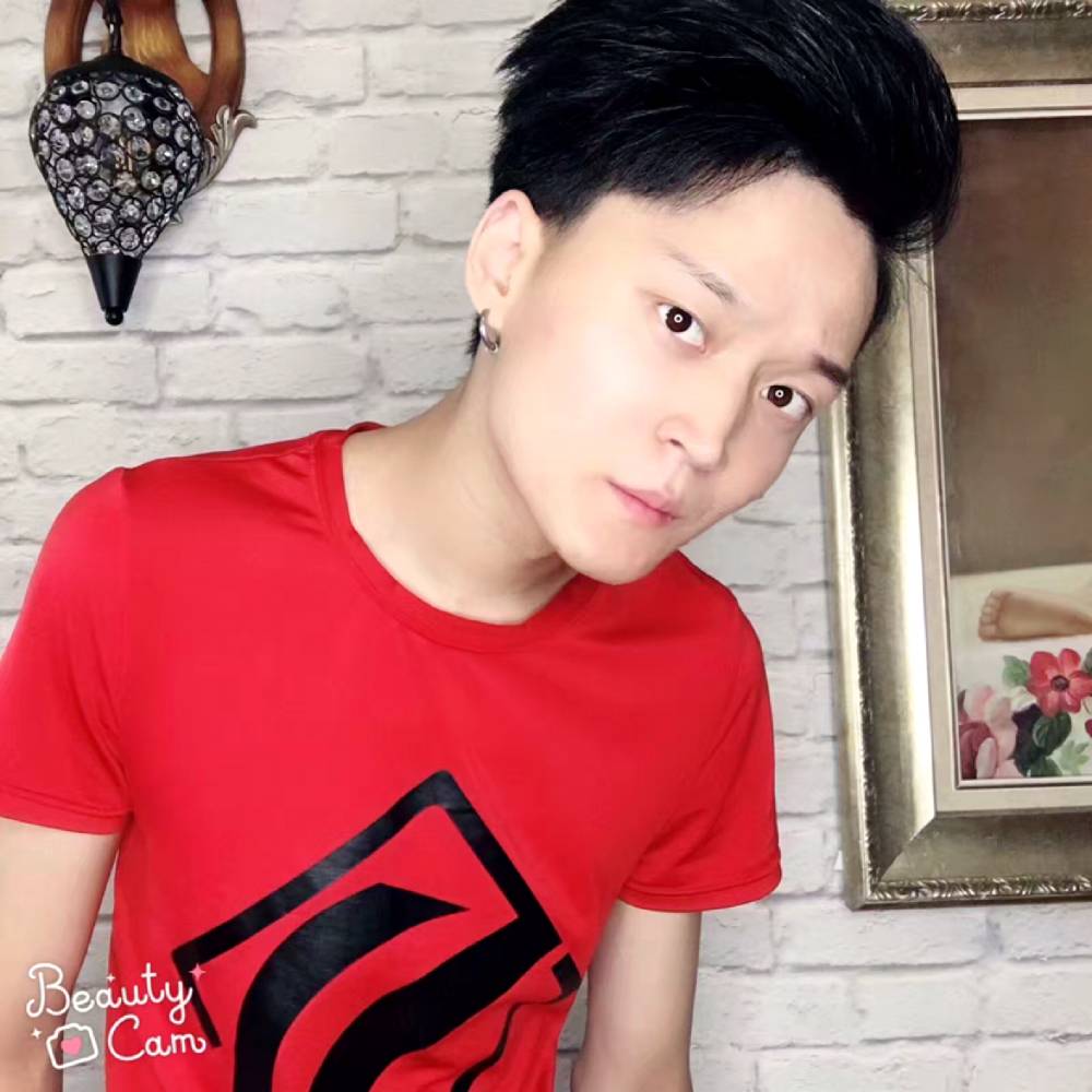 潇洒倾心大叔的照片
