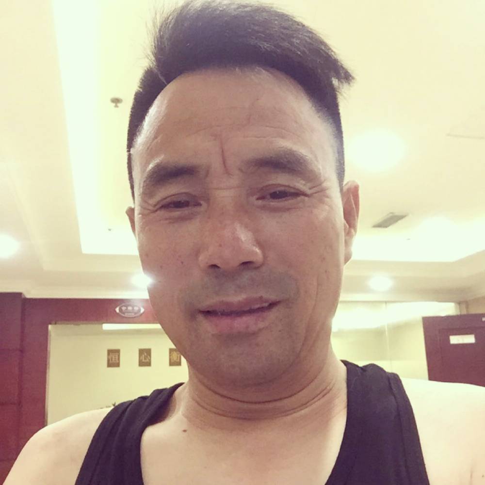 余溫回眸不解的的照片