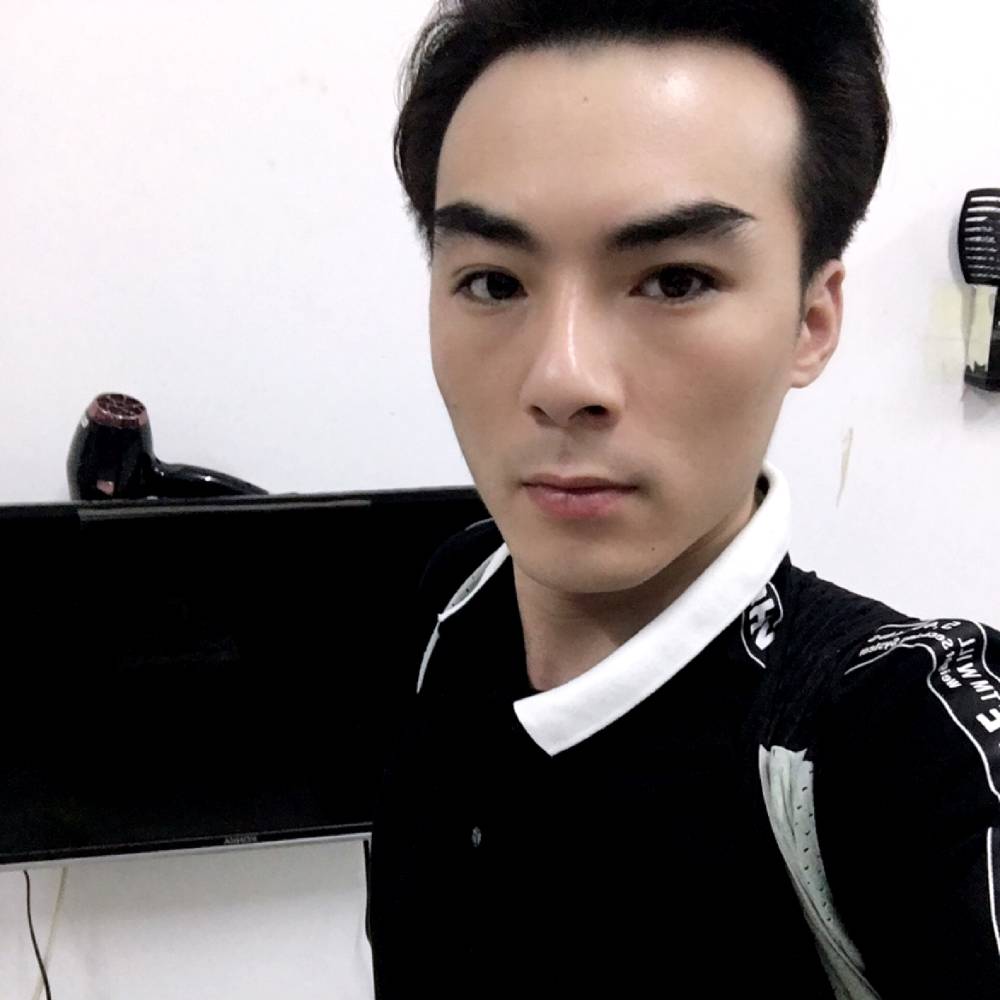 爱唱歌的小学生的照片