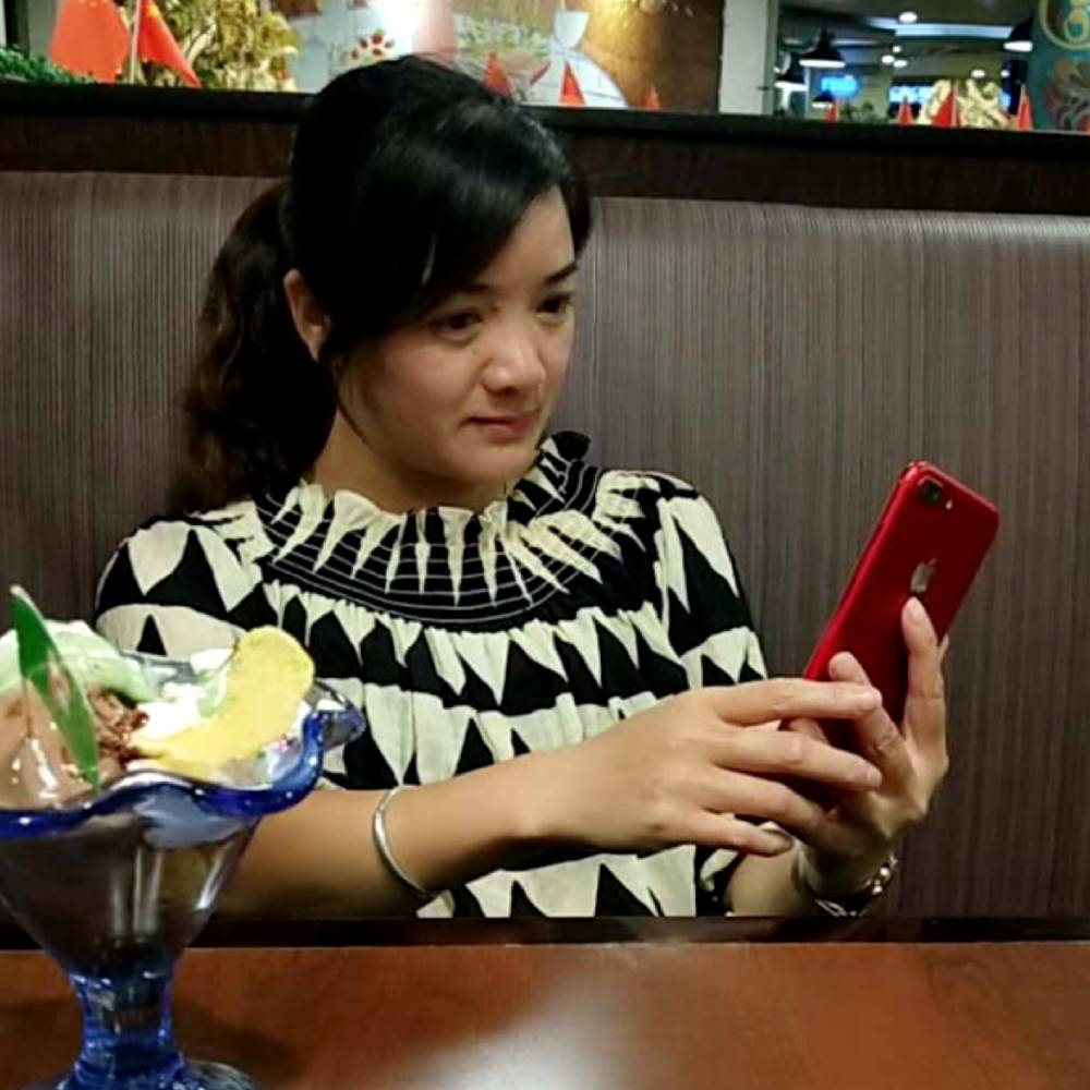 春媱眼睛大的照片