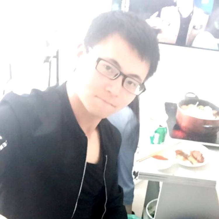 贪玩用红尘的照片