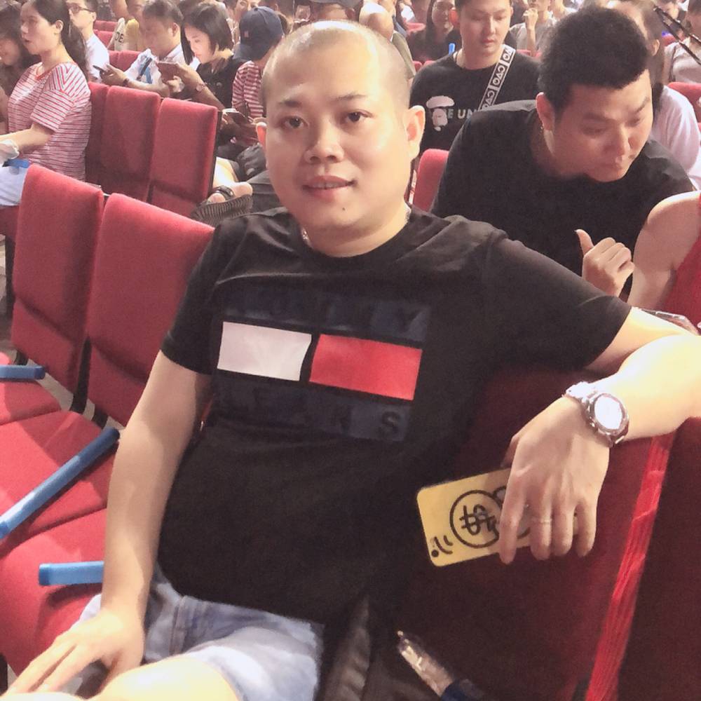 跪下喊大爷的照片