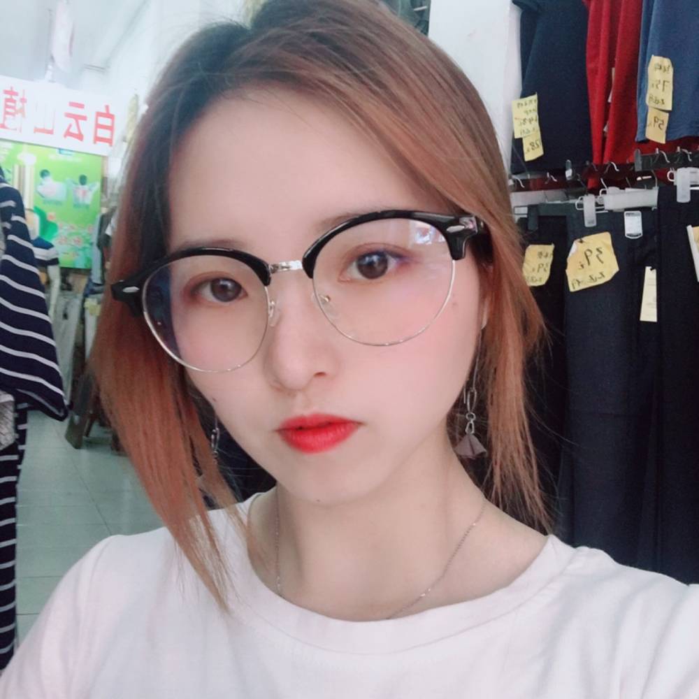 画板浅吻着急的照片