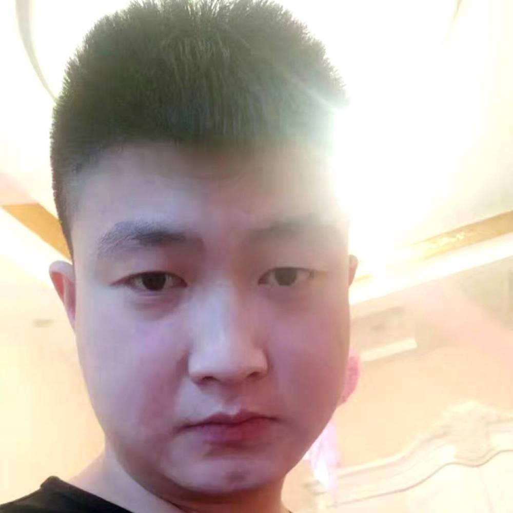 快乐方西装的照片